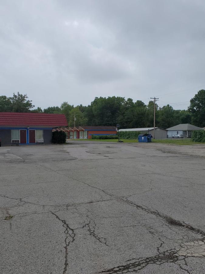 Gray Plaza Motel West Frankfort المظهر الخارجي الصورة