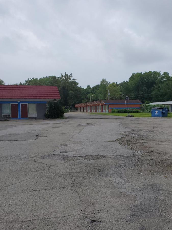 Gray Plaza Motel West Frankfort المظهر الخارجي الصورة