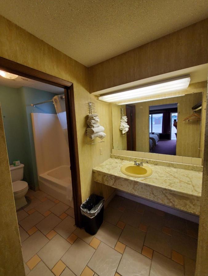 Gray Plaza Motel West Frankfort المظهر الخارجي الصورة