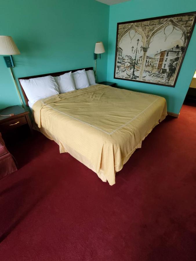 Gray Plaza Motel West Frankfort المظهر الخارجي الصورة