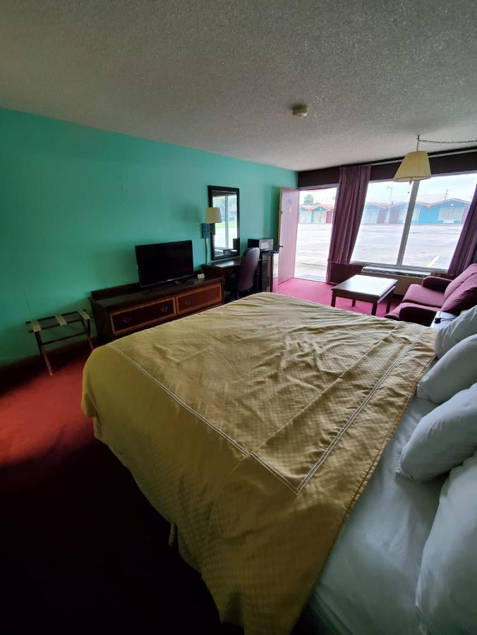 Gray Plaza Motel West Frankfort المظهر الخارجي الصورة