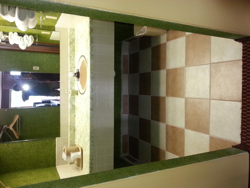 Gray Plaza Motel West Frankfort المظهر الخارجي الصورة